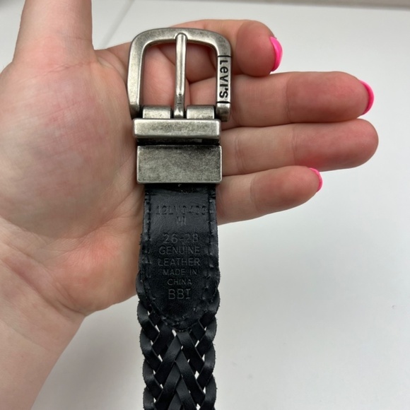 Levi's Kids Genuine Leather Braided Belt in Reversible Dark Brown/Black - Picture 6 of 6